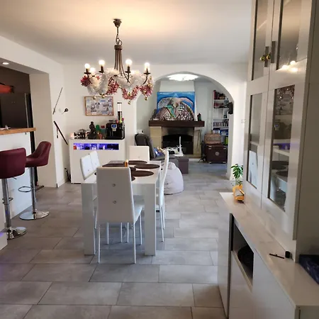 Le Bonheur Est Pres De La Cite De Carcassonne Homestay Cazilhac (Aude)