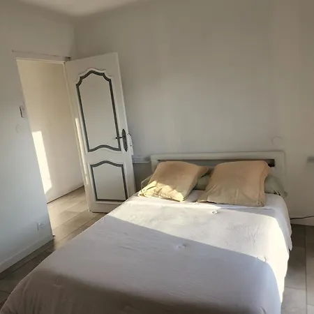 Homestay Le Bonheur Est Pres De La Cite De Carcassonne Cazilhac (Aude)