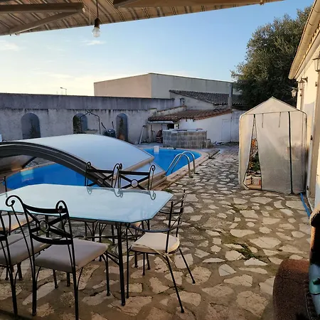 Le Bonheur Est Pres De La Cite De Carcassonne Homestay